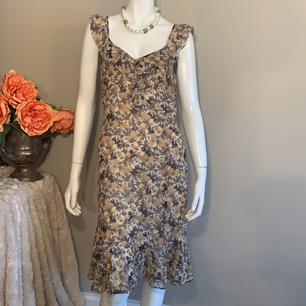 Ann Taylor Loft ruffle dress Size 2 🤎💛🤍
